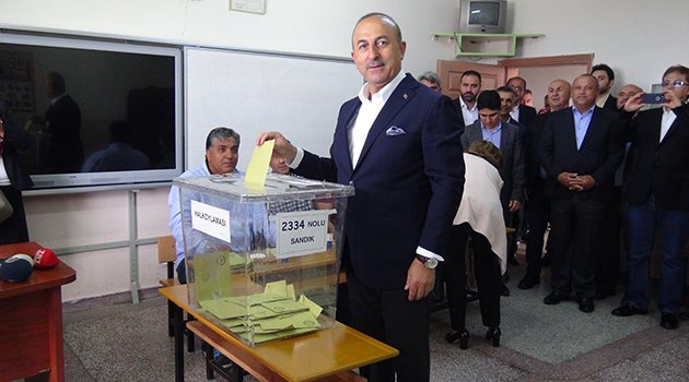 Çavuşoğlu sandığında kazandı