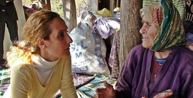 CEYLAN TANRISEVEN’DEN EVİNDE TEDAVİ GÖREN HASTALARA ZİYARET