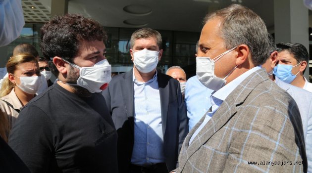 CHP heyetinden, Başkan Böcek'in tedavi gördüğü hastaneye ziyaret