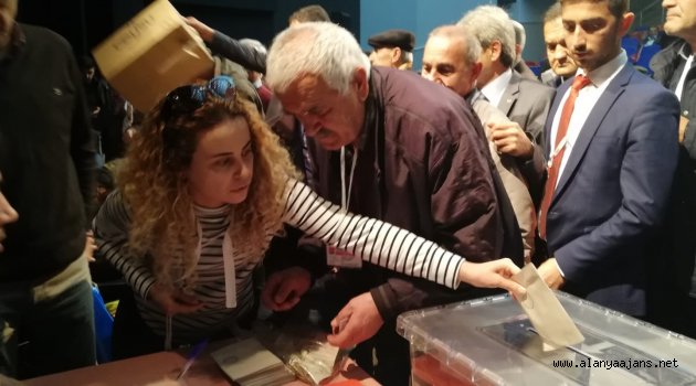 "CHP'Lİ OLMAK ZOR ZANAAT"