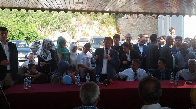 Davutoğlu, verdiği sözü yerine getirdi