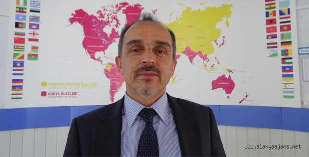 DEKAN GÜNGÖR'ÜN HEDEFİ DÜNYAYI SARIYA BOYMAK