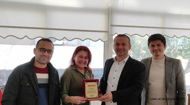 DEMKOD’a bu ayki burslar Çamlıcalılardan