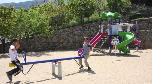 Dereköy'e çocuk parkı