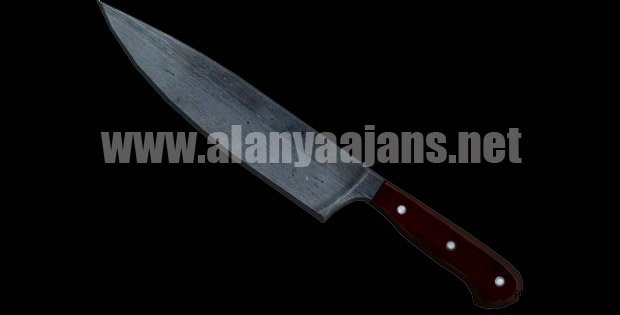 DİKKATSİZ MÜŞTERİ ÇOCUĞU BIÇAKLADI