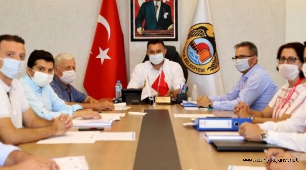 Encümende yeni üyelerle ilk toplantı