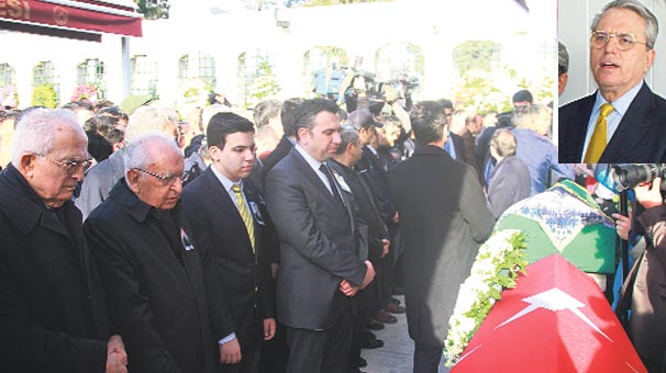 Eski bakanlar ve emniyet müdürleri uğurladı