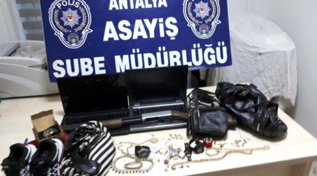 Evlere Girip Ziynet Eşyalarını Çalan Çete Yakalandı