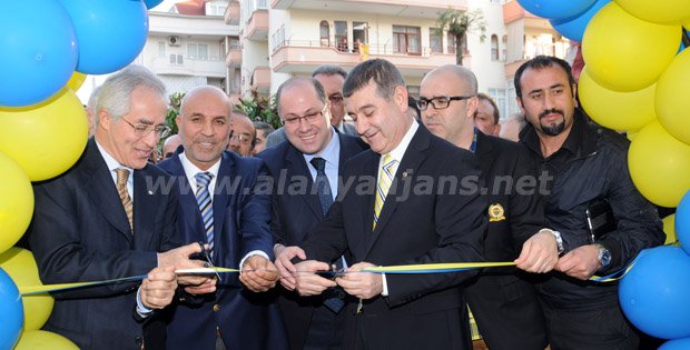 FENERBAHÇELİLER DERNEĞİ AÇILDI