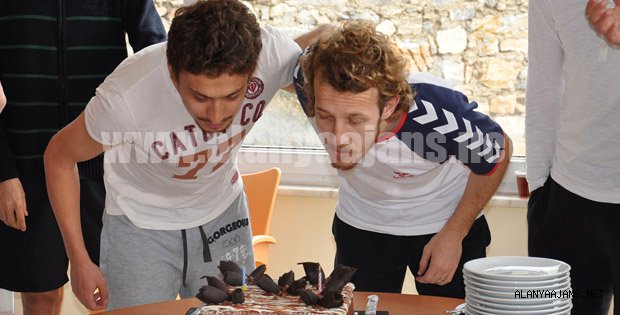 FUTBOLCULARA SÜRPRİZ DOĞUM GÜNÜ