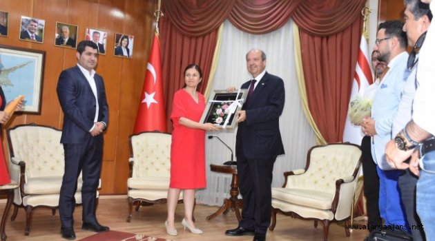 Gazetecilerden Kıbrıs çıkarması