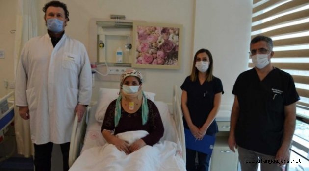 Gaziantep’ten geldi, Alanya’da şifayı buldu