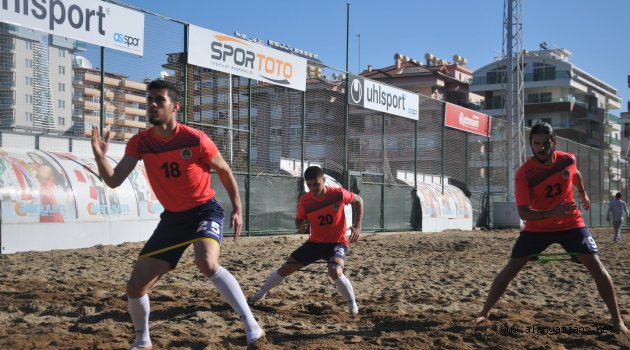 Genç takım durdurak bilmiyor