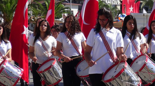 Gençler bayramlarını kutladı