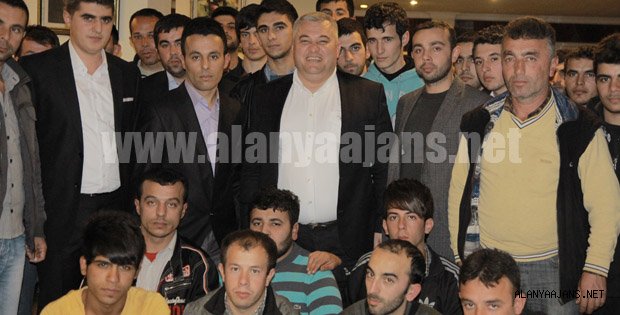 GENÇLERDEN ŞAHİN'E DESTEK