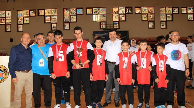 Goalball şampiyonları ödüllerini aldı