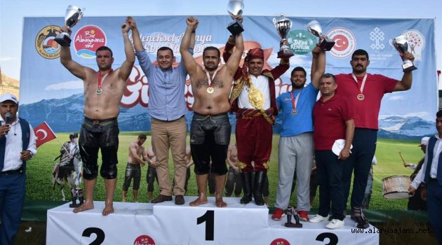 Gökbel’in başpehlivanı Yeşil Yeşil