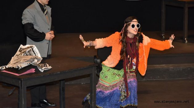 "Gözlerimi Kaparım Vazifemi Yaparım"