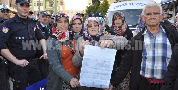 HAK SAHİBİ EYLEMCİLER AK PARTİ BİNASINA YÜRÜDÜ