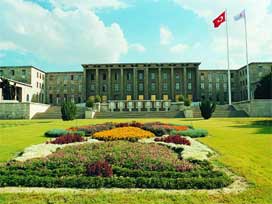 Holding patronu TBMM'yi birbirine kattı