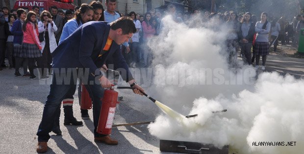 İTFAİYE TATBİKATLARA DEVAM EDİYOR