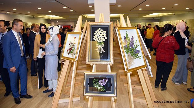 Kadınların el sanatları görücüye çıktı