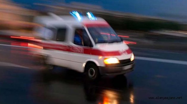 Kaldırımdaki Yayaların Arasına Daldı: 4 Yaralı