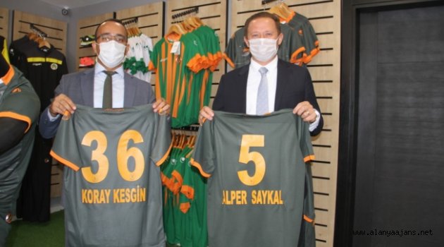 Kamuflaj forma kampanyasına Kesgin ve Saykal’dan destek