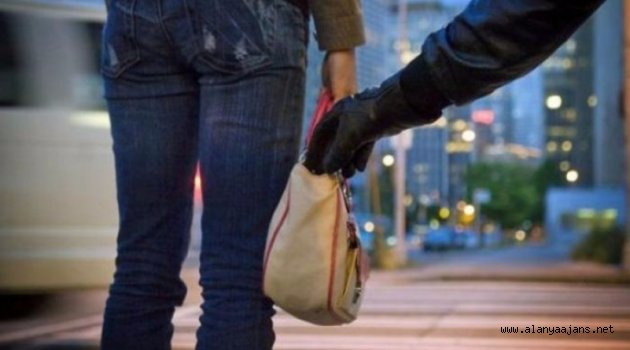 Kapkaç Yapayım Derken Polisin Kucağına Düştü