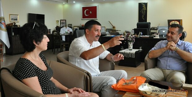 KARAIM TÜRKLERİ BAŞKAN YÜCEL’İ ZİYARET ETTİ