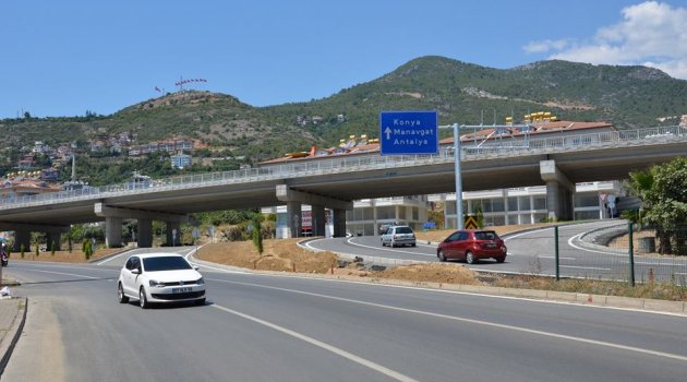 Katlı Kavşaklar trafiğe açıldı.