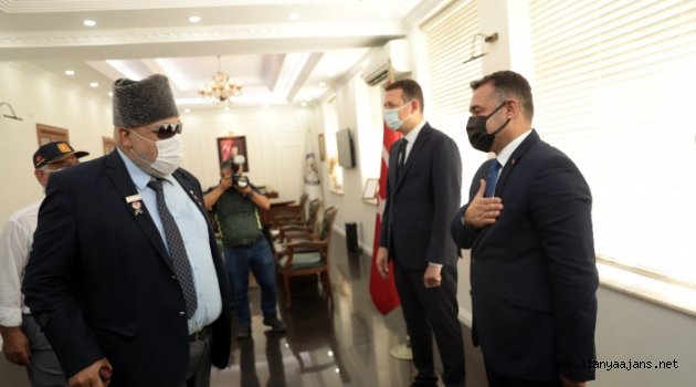 Kaymakam Ürkmezer tebrikleri kabul etti