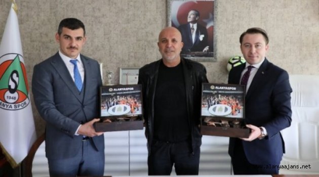 Kaymakamlardan Başkan Çavuşoğlu'na ziyaret