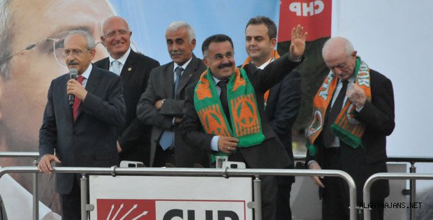 KILIÇDAROĞLU ALANYA'DA COŞKUYLA KARŞILANDI