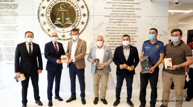 Kitap bağış kampanyası Alanya’dan start aldı