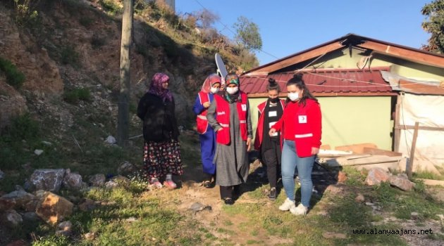 Kızılay Alanya’nın iyilik melekleri iş başında
