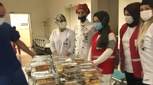 Kızılay’ın kadınları hafta sonu da iyilik peşinde