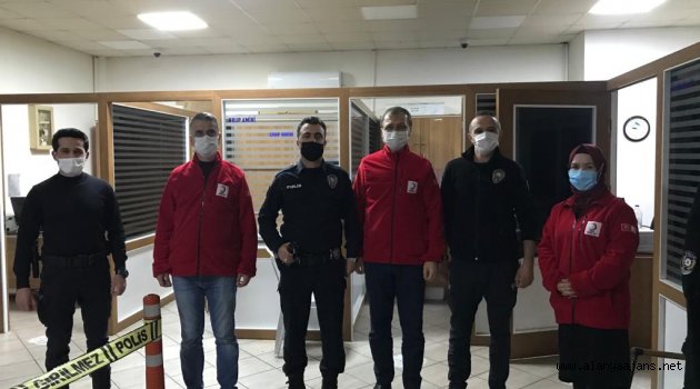 Kızılay'dan polis ve jandarmaya teşekkür ziyareti