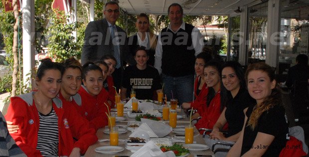 KIZLARA MAÇ ÖNCESİ KAHVALTI MORALİ
