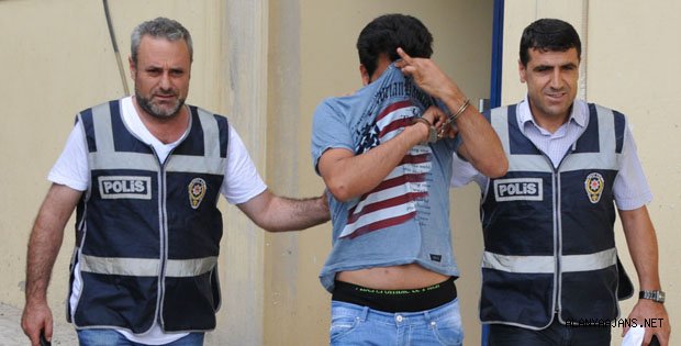 KREDİ KARTI HIRSIZI YAKALANDI