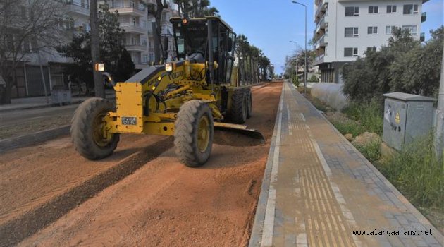 Mahmutlar'da 'Ahmet Yatmaz' caddesi sil baştan yapılıyor
