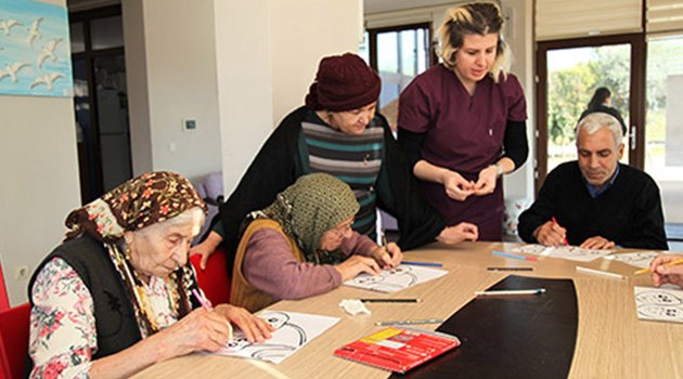 “Mavi Ev” Hastaların Buluşma Noktası Oldu