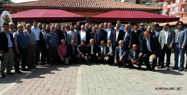 MEHMET ŞAHİN YARDIM KERMESİNİ ZİYARET ETTİ