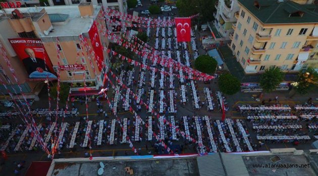 MHP Alanya 5 Bin Kişilik İftar Düzenledi