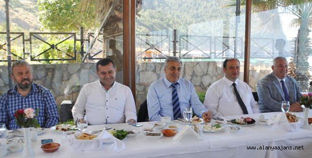 MHP'lİ Günal partililerle buluştu