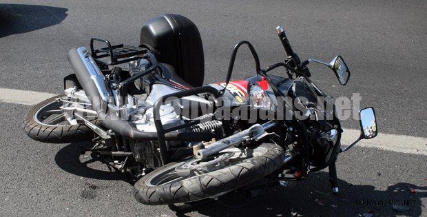 MOTOR KAZASI; YARALI KADININ DURUMU AĞIR