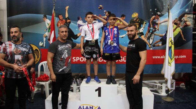 MUAY THAI ‘’HASAN KARLI’’ ŞAMPİYONASI SONA ERDİ