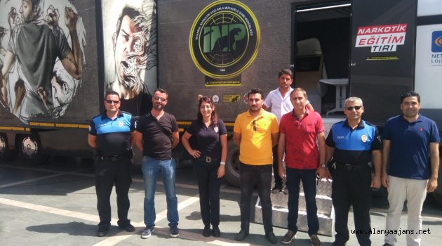 Narkotik Eğitim TIR'ı Alanya'da