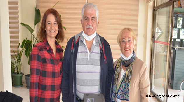 Öğrencilere bilgisayar yardımı yaptılar