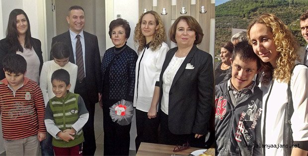 ÖZEL EĞİTİM MERKEZİNE 24 KASIM ZİYARETİ